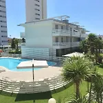 Luxury Apartment Centre. Pool. Beach And Shopping