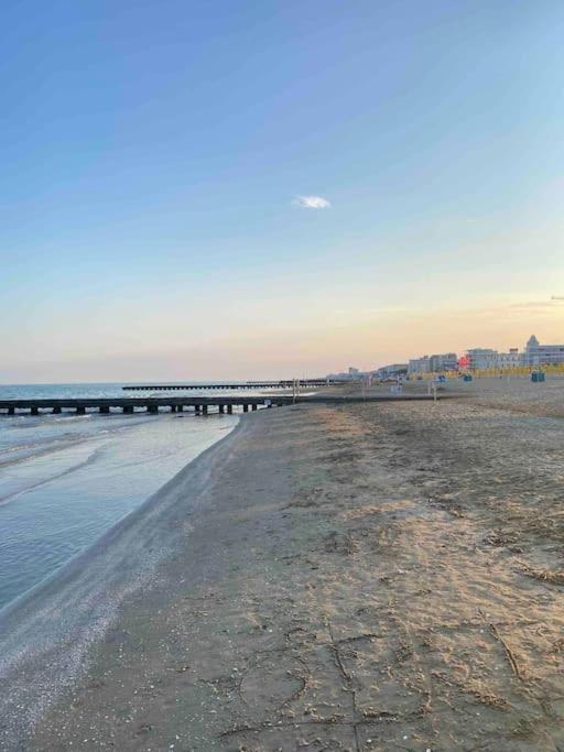 Luxury Centre. Pool. Beach And Shopping Appartamento