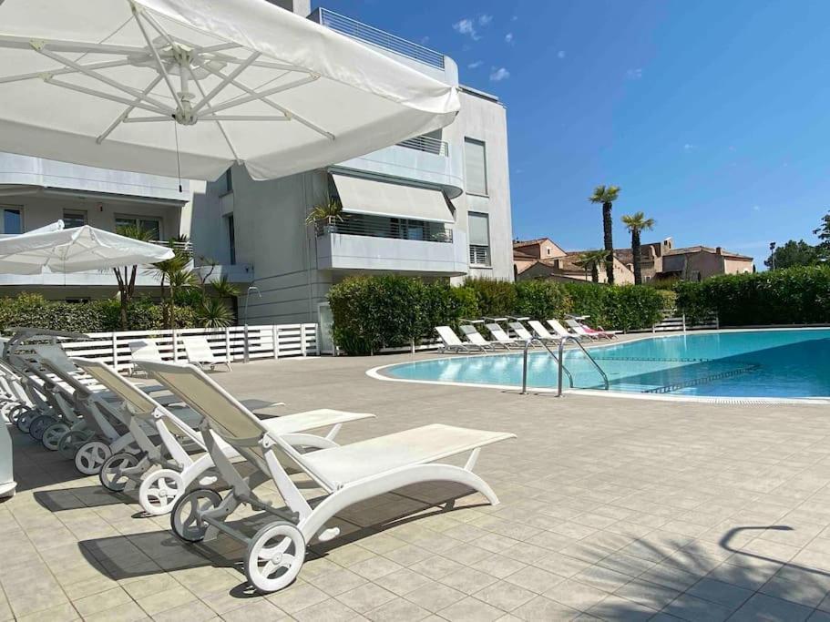 Appartamento Luxury Centre. Pool. Beach And Shopping