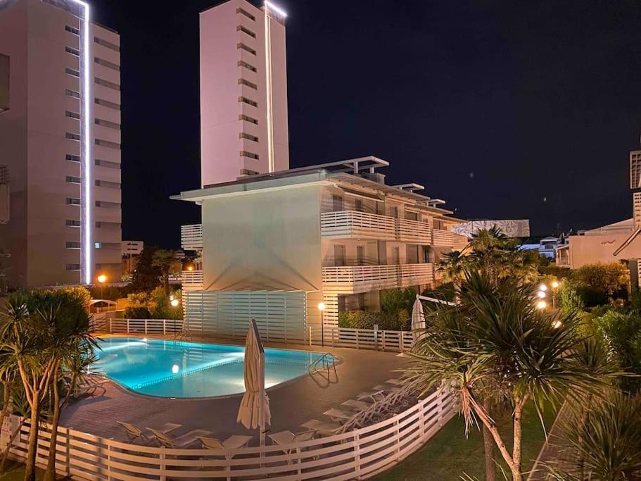Luxury Centre. Pool. Beach And Shopping * Lido di Jesolo